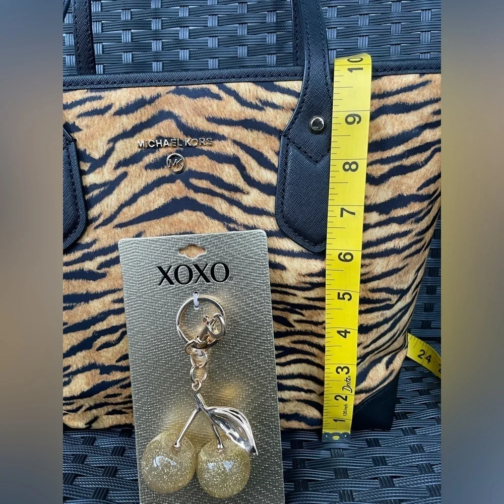 NEW Michael Kors Bag,Michael Kors Tiger Print Shoulder Bag.Michael Kors Tote.